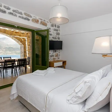 Ermis-apea Holiday home *