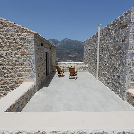 Ermis-apea Holiday home Limeni