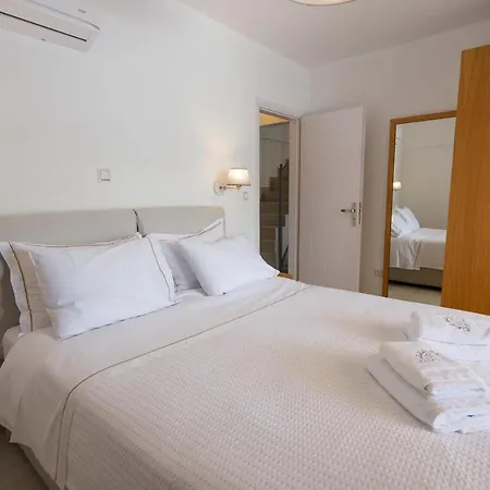 Ermis-apea Holiday home *