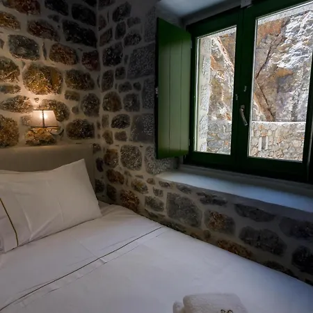 Ermis-apea Holiday home Limeni